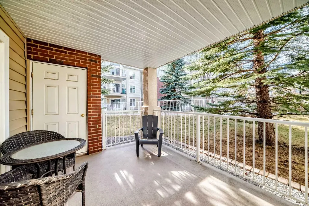 6800 Hunterview Drive NW Calgary AB T2K 6K5