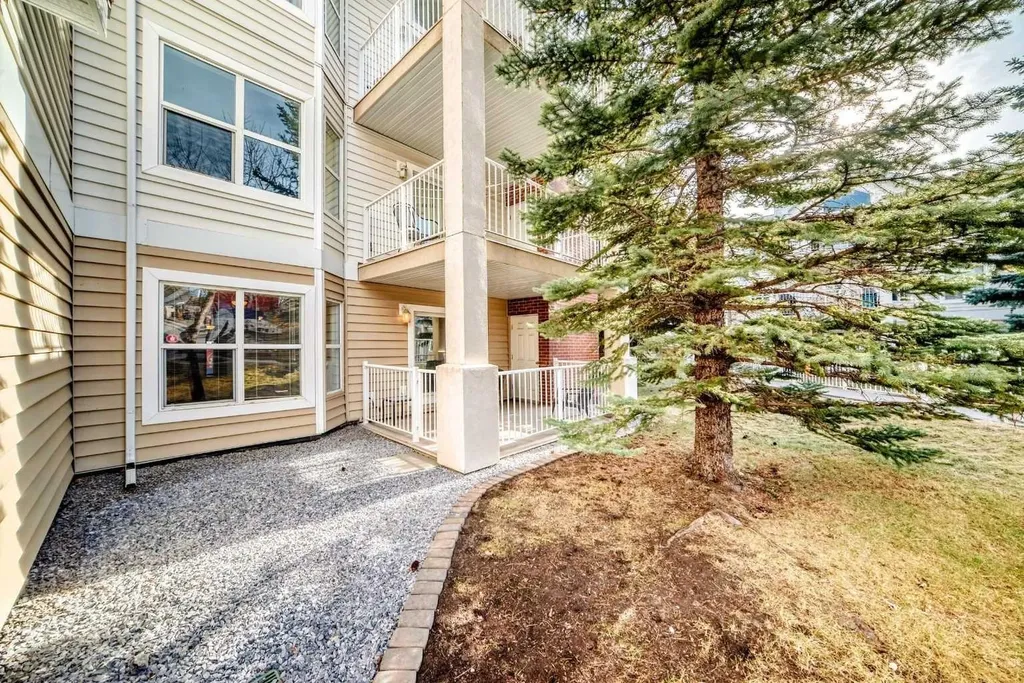 6800 Hunterview Drive NW Calgary AB T2K 6K5