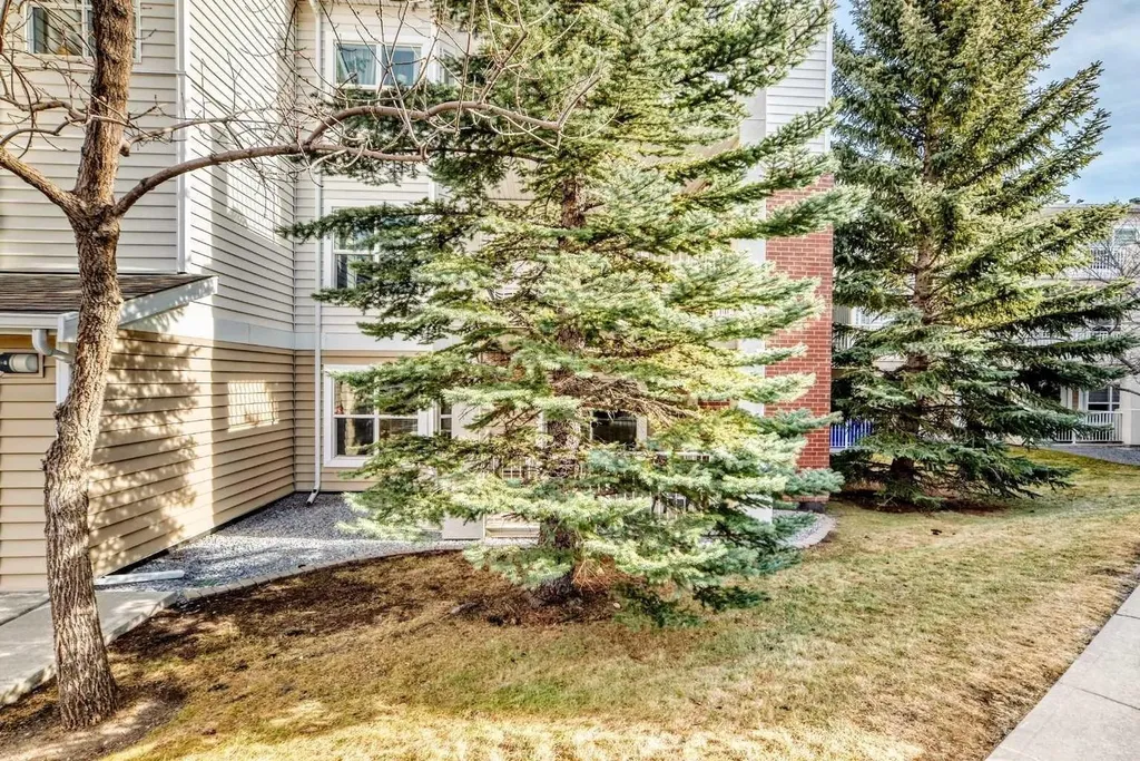 6800 Hunterview Drive NW Calgary AB T2K 6K5