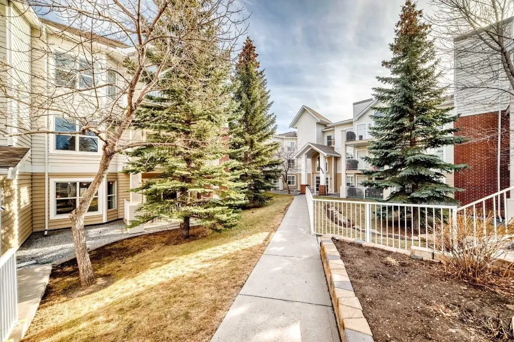 6800 Hunterview Drive NW Calgary AB T2K 6K5