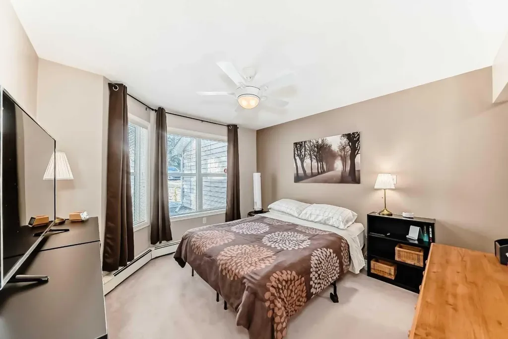 6800 Hunterview Drive NW Calgary AB T2K 6K5