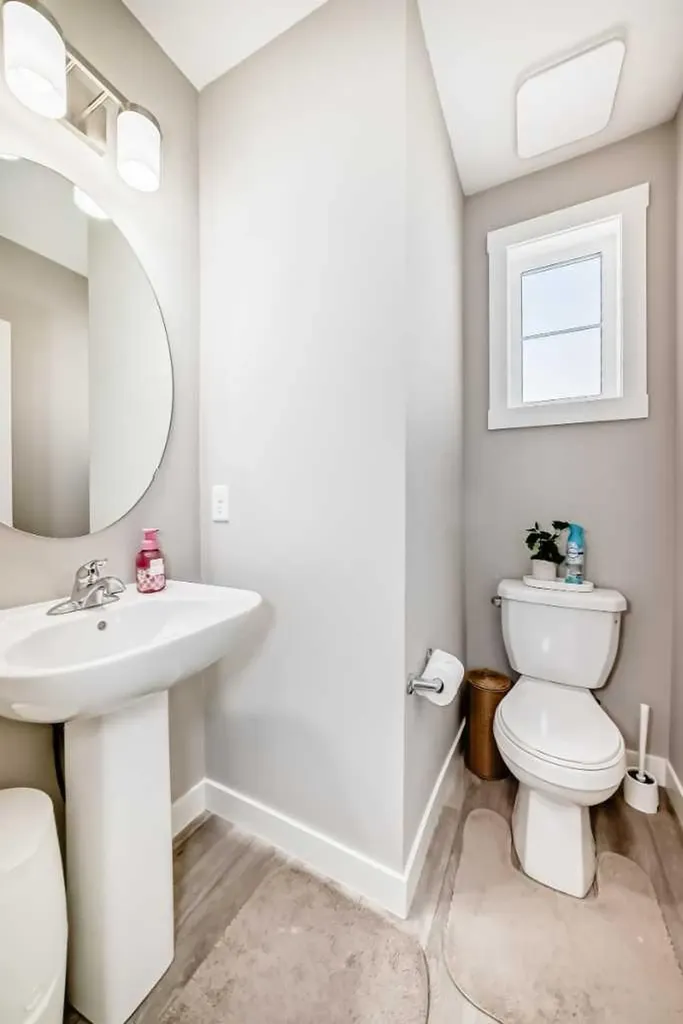 410 Cranbrook Walk SE Calgary AB T3M 2V5