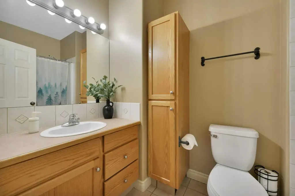 1 Spruce Close Lacombe AB T4L 2L3