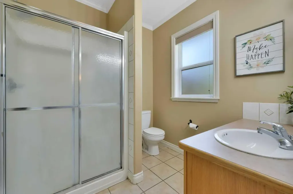 1 Spruce Close Lacombe AB T4L 2L3
