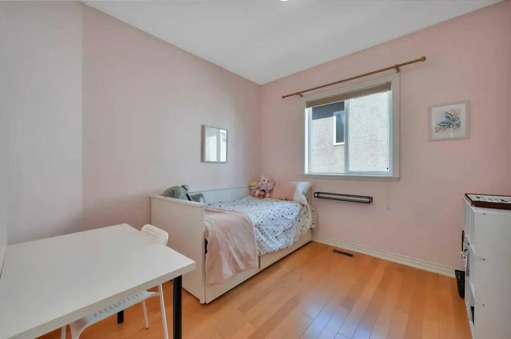 1 Spruce Close Lacombe AB T4L 2L3