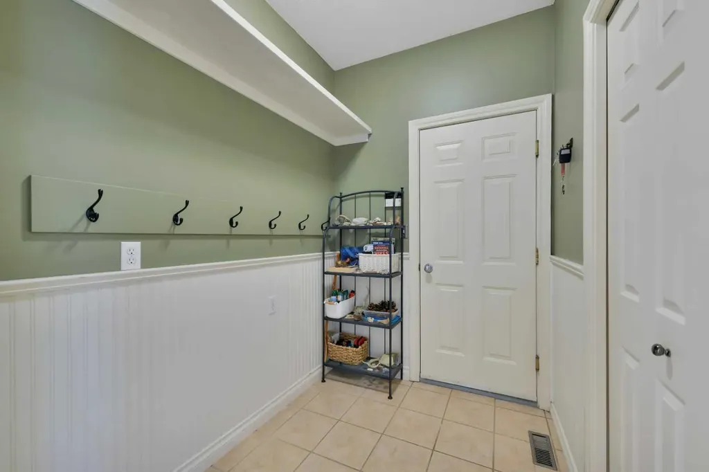 1 Spruce Close Lacombe AB T4L 2L3