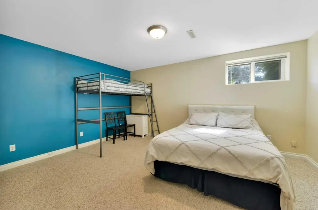 1 Spruce Close Lacombe AB T4L 2L3