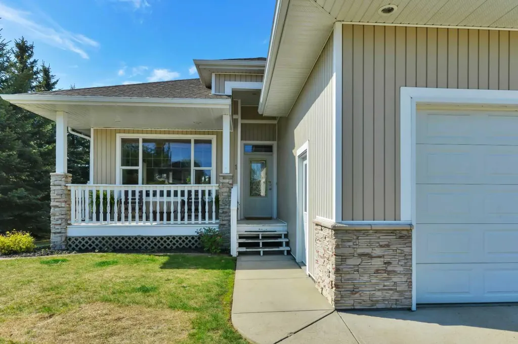 1 Spruce Close Lacombe AB T4L 2L3