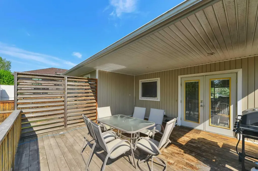 1 Spruce Close Lacombe AB T4L 2L3