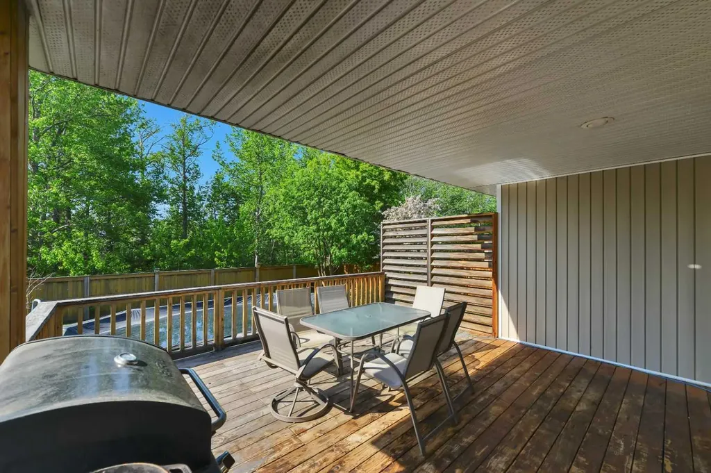 1 Spruce Close Lacombe AB T4L 2L3