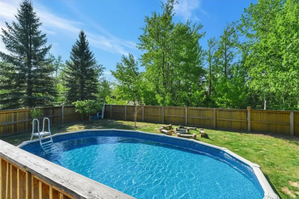 1 Spruce Close Lacombe AB T4L 2L3