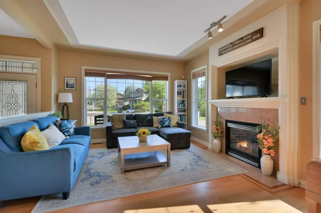 1 Spruce Close Lacombe AB T4L 2L3