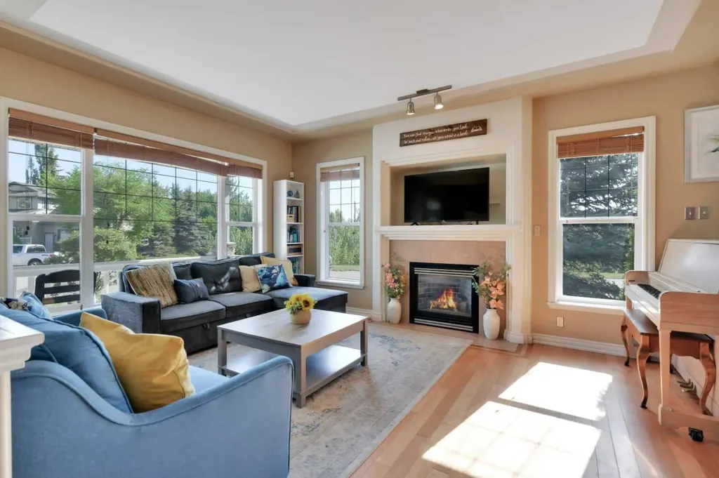 1 Spruce Close Lacombe AB T4L 2L3
