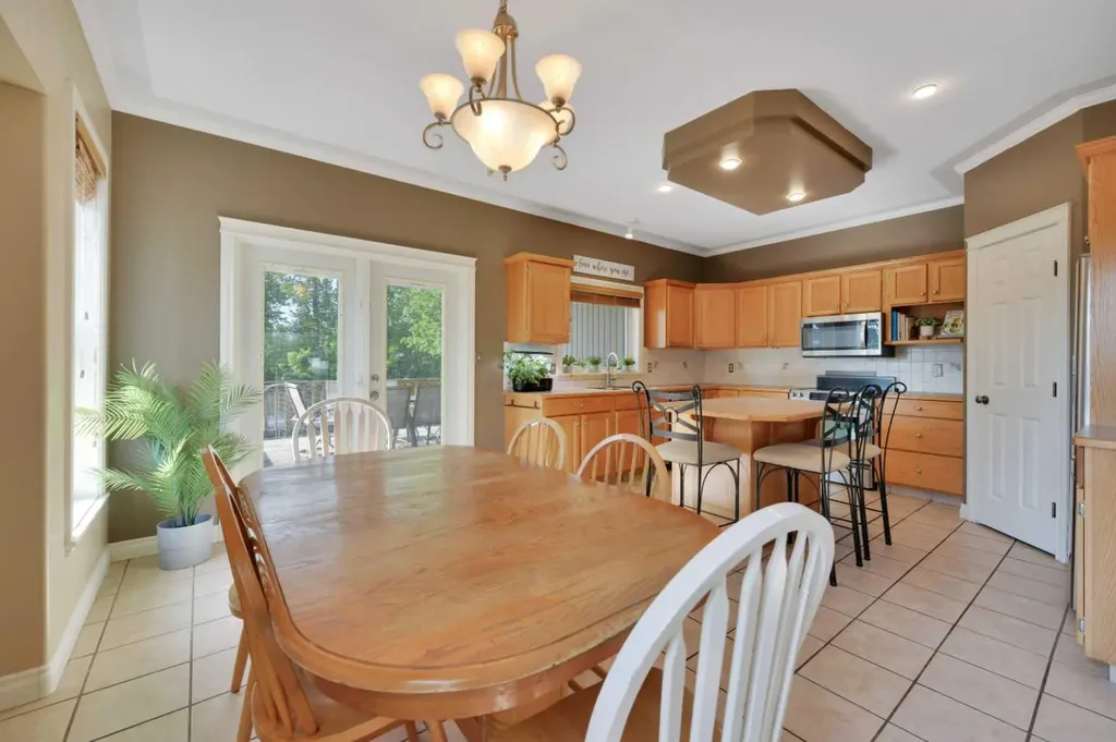 1 Spruce Close Lacombe AB T4L 2L3