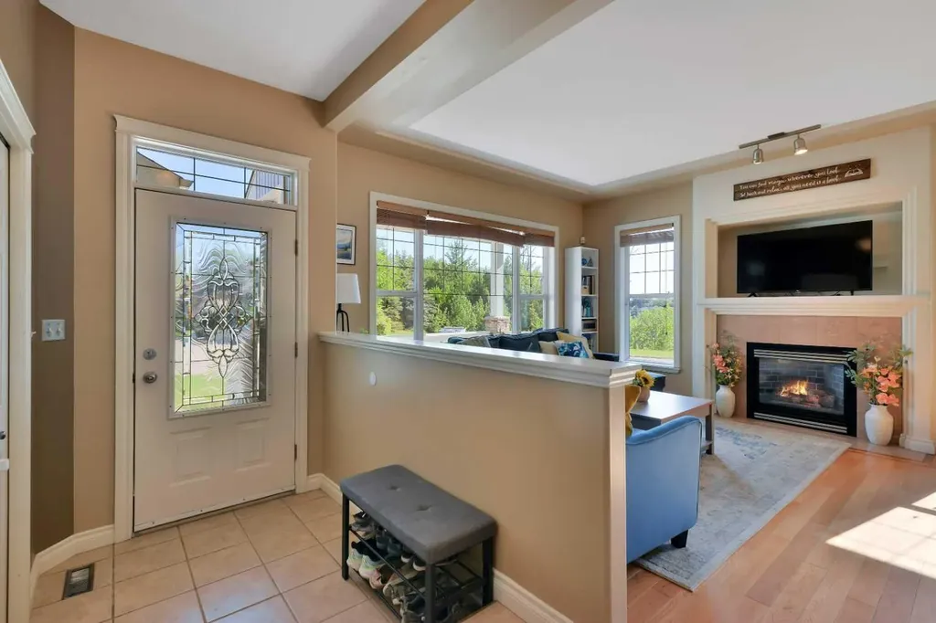1 Spruce Close Lacombe AB T4L 2L3