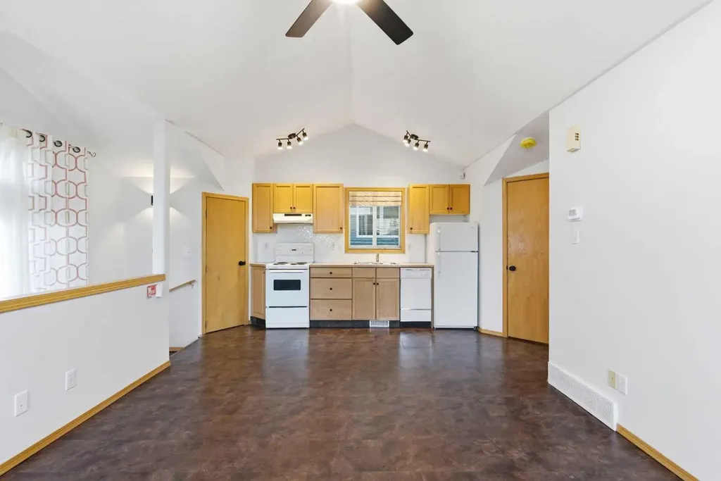 68 Silver Springs Way Airdrie AB T4B2R6