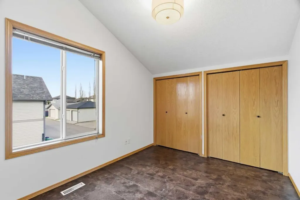 68 Silver Springs Way Airdrie AB T4B2R6