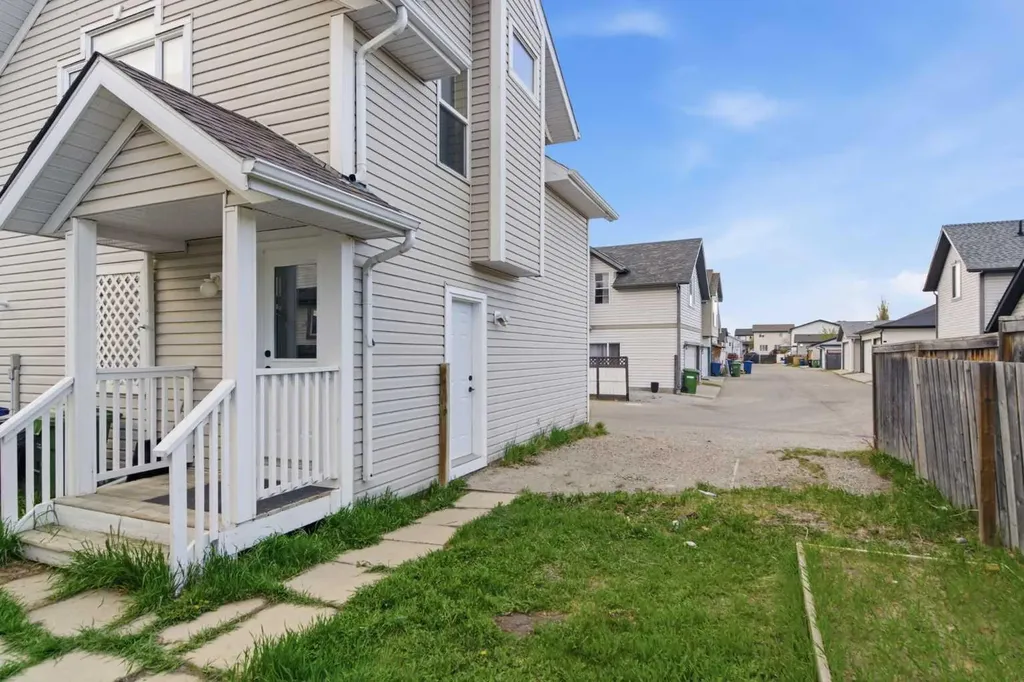 68 Silver Springs Way Airdrie AB T4B2R6