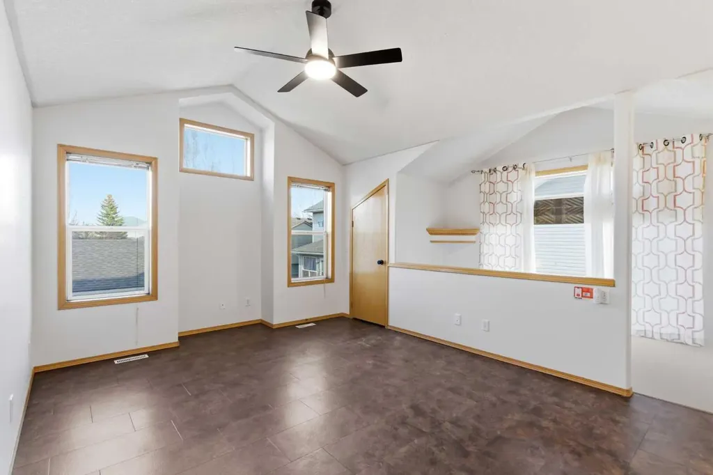 68 Silver Springs Way Airdrie AB T4B2R6