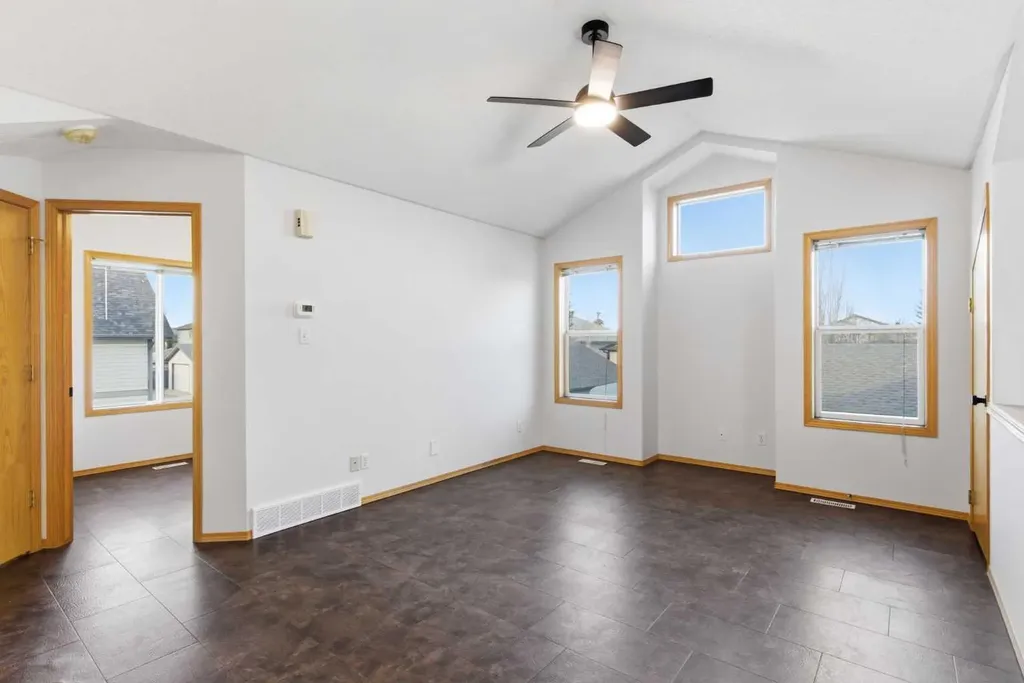 68 Silver Springs Way Airdrie AB T4B2R6