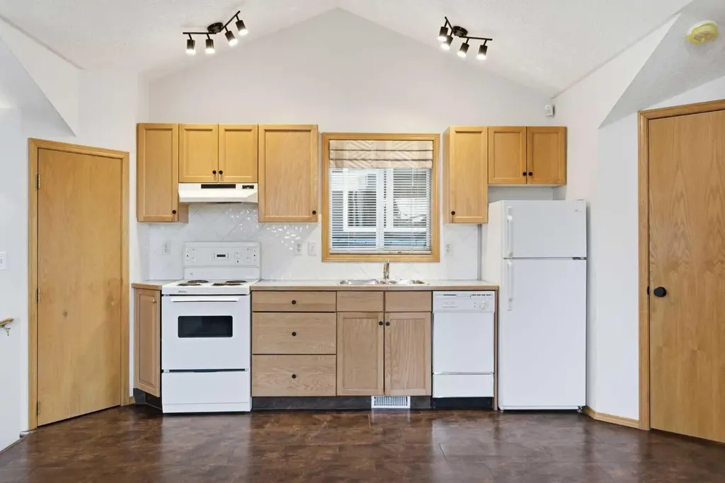 68 Silver Springs Way Airdrie AB T4B2R6