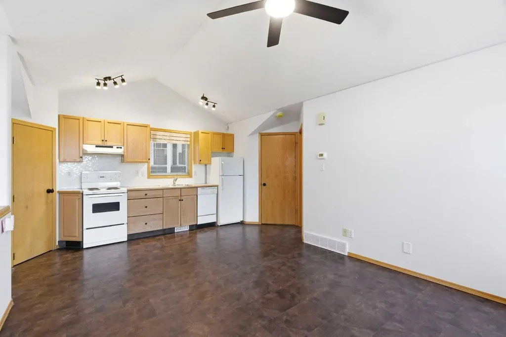 68 Silver Springs Way Airdrie AB T4B2R6