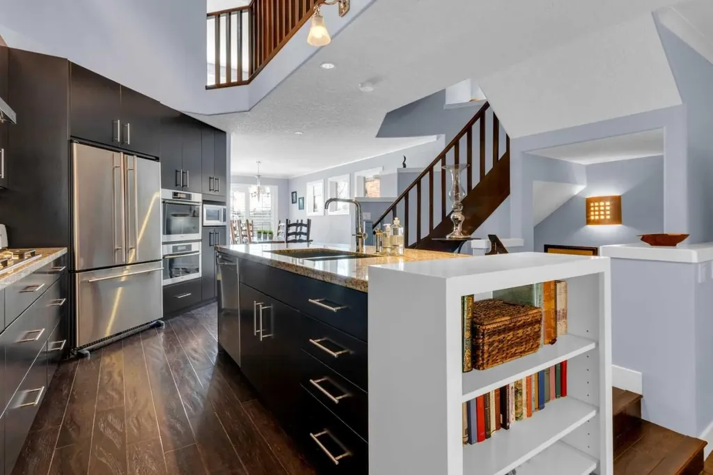 448 13 Street NW Calgary AB T2N 1Z2