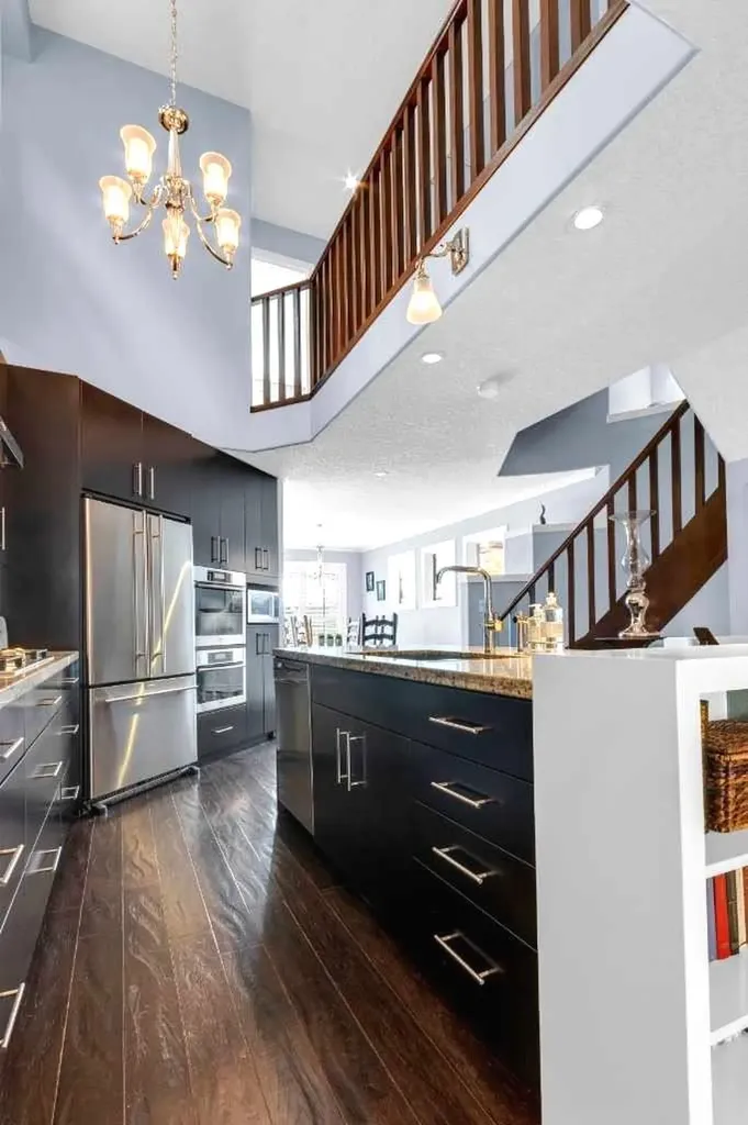 448 13 Street NW Calgary AB T2N 1Z2