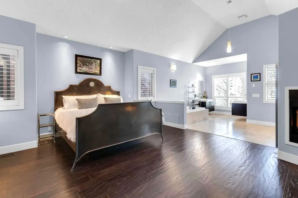 448 13 Street NW Calgary AB T2N 1Z2