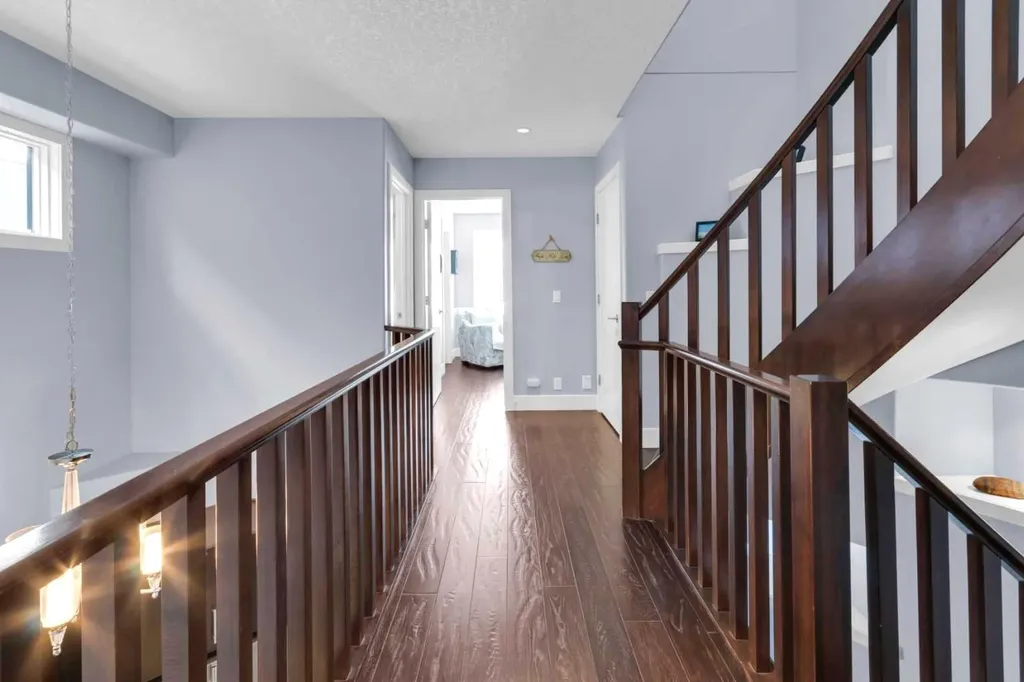 448 13 Street NW Calgary AB T2N 1Z2