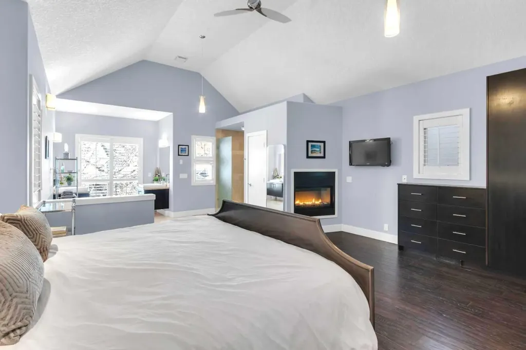 448 13 Street NW Calgary AB T2N 1Z2