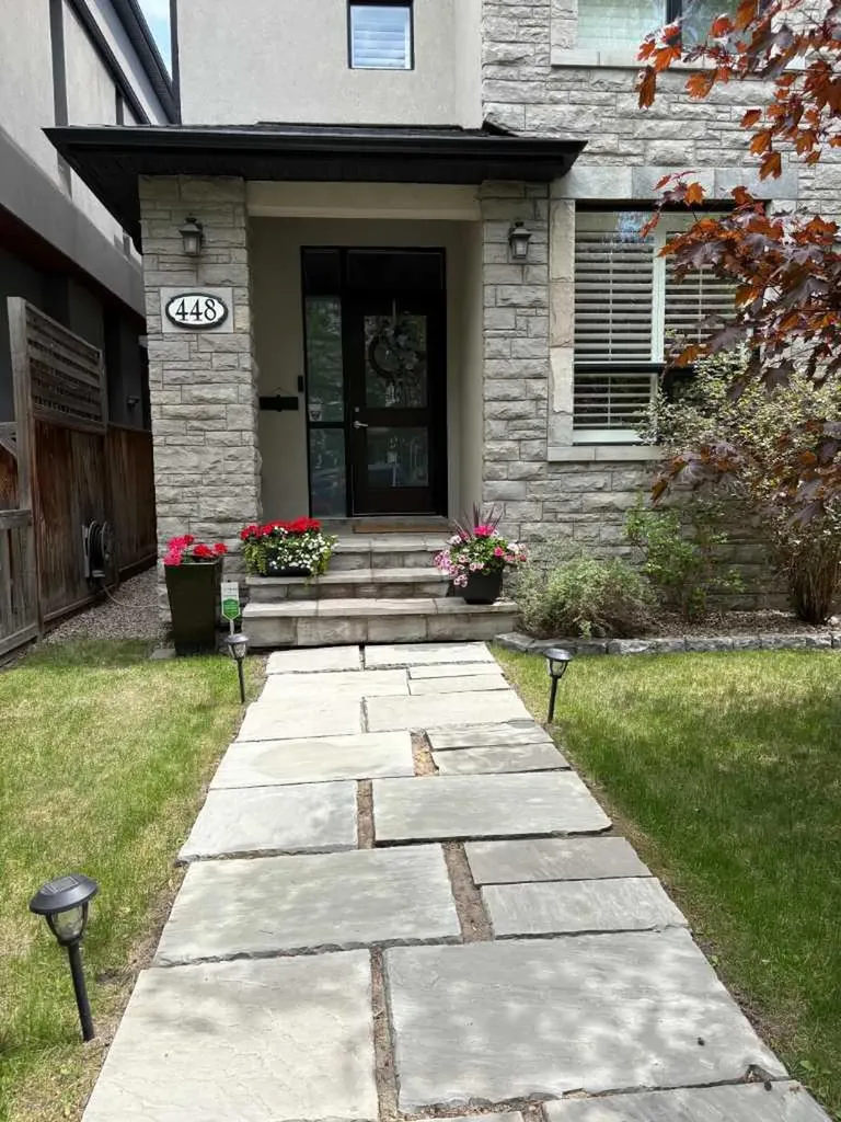 448 13 Street NW Calgary AB T2N 1Z2