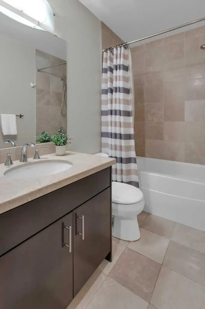 448 13 Street NW Calgary AB T2N 1Z2