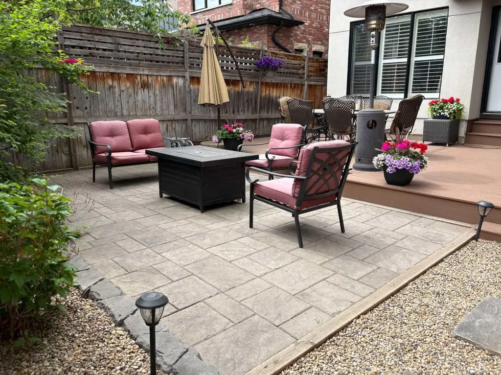 448 13 Street NW Calgary AB T2N 1Z2