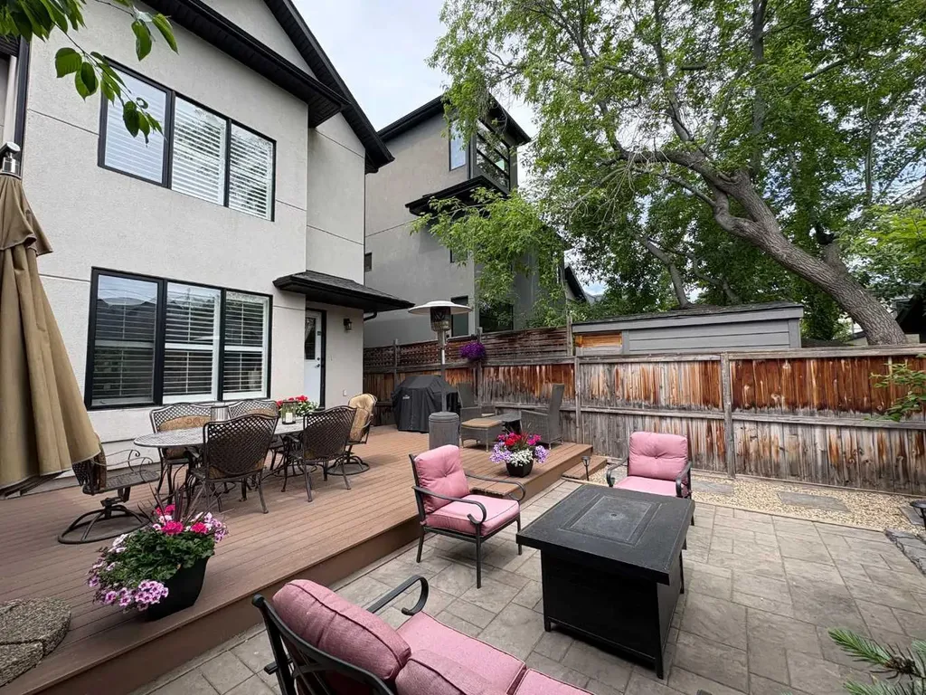 448 13 Street NW Calgary AB T2N 1Z2