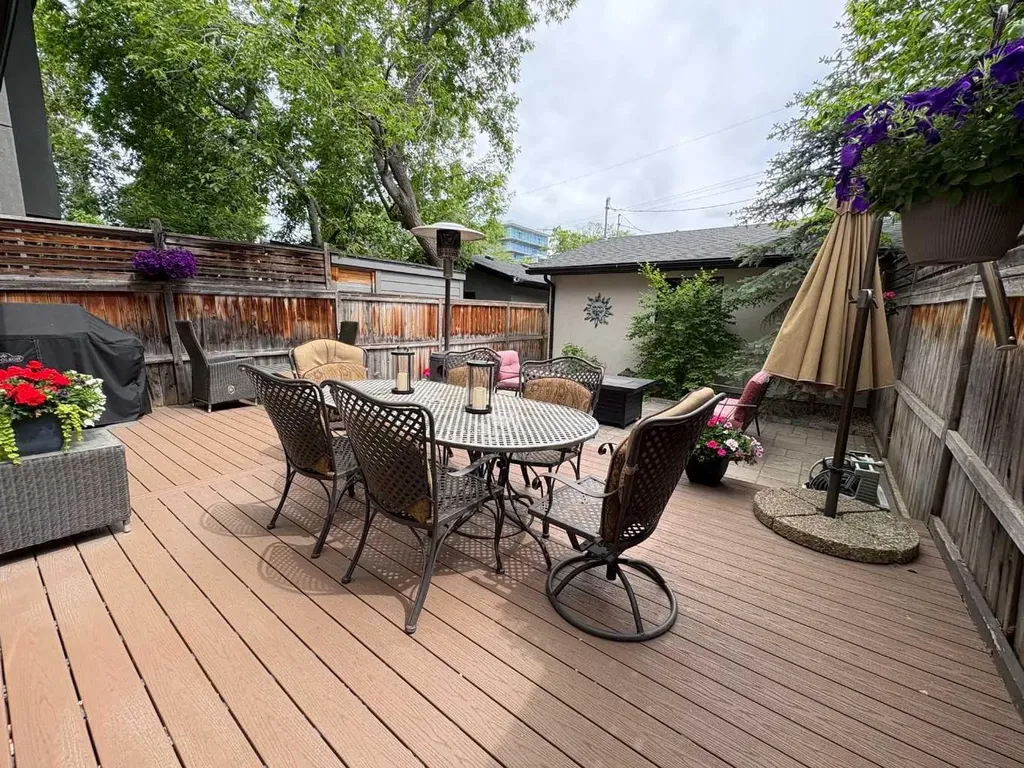 448 13 Street NW Calgary AB T2N 1Z2