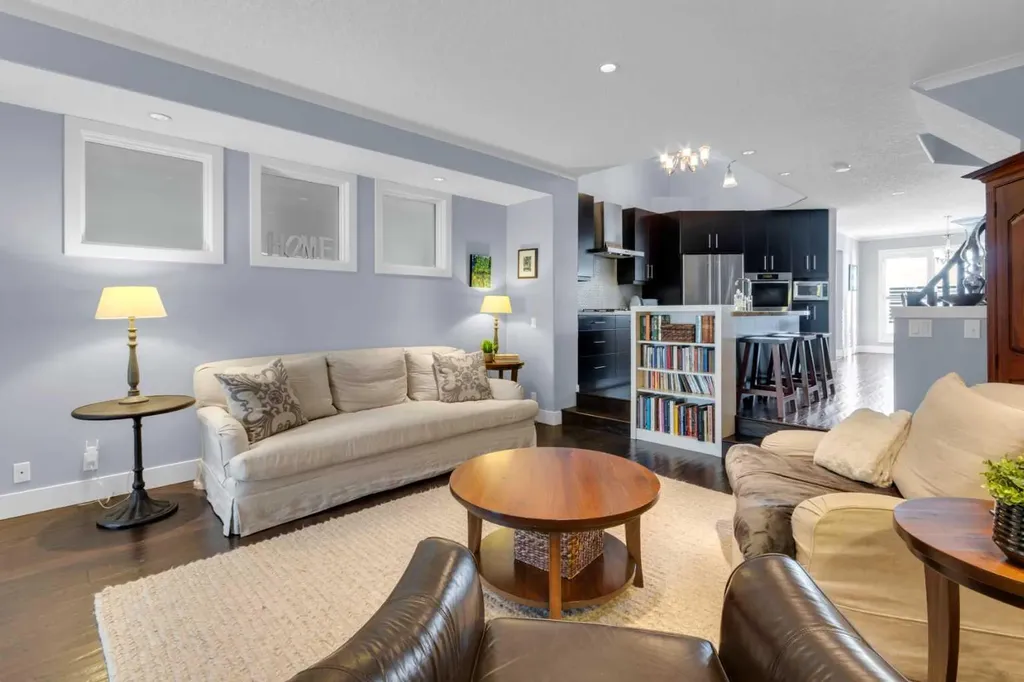 448 13 Street NW Calgary AB T2N 1Z2