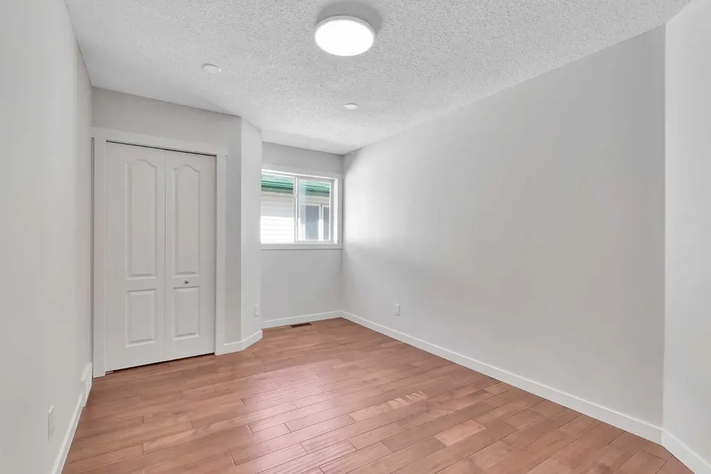 214 Royal Birch View NW Calgary AB T3G 5J8