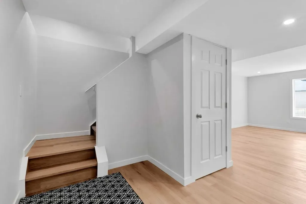 214 Royal Birch View NW Calgary AB T3G 5J8