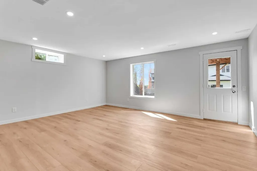 214 Royal Birch View NW Calgary AB T3G 5J8