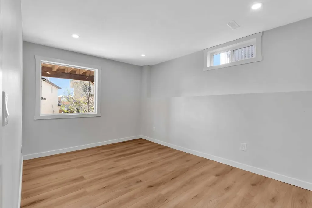 214 Royal Birch View NW Calgary AB T3G 5J8