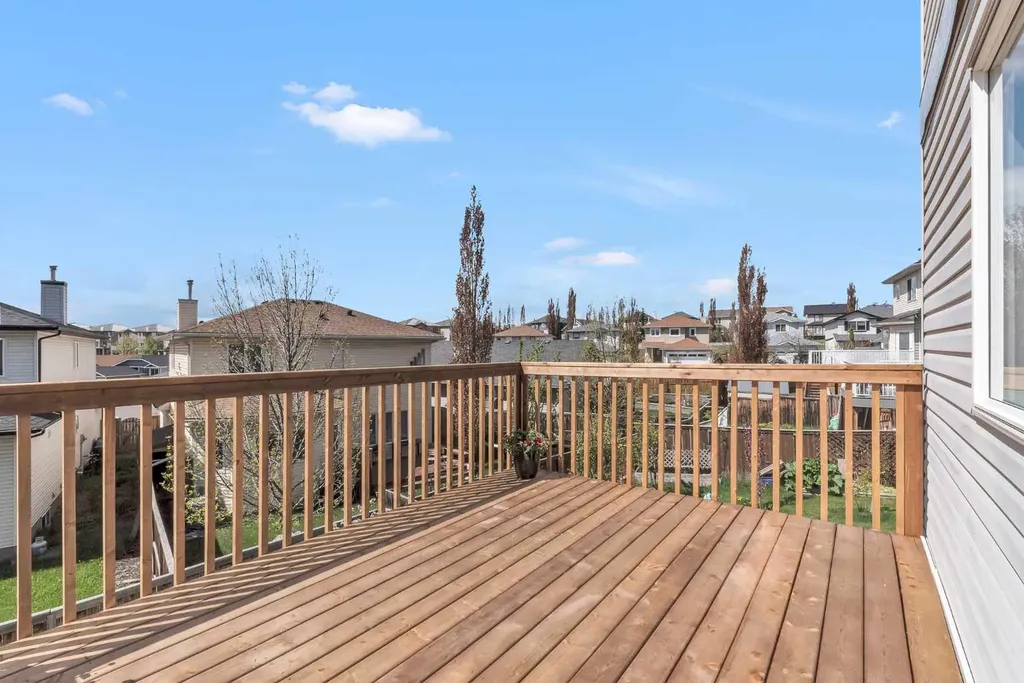 214 Royal Birch View NW Calgary AB T3G 5J8