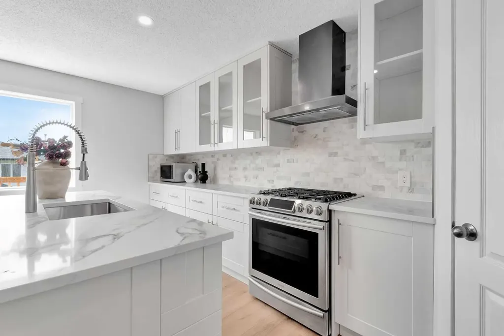 214 Royal Birch View NW Calgary AB T3G 5J8