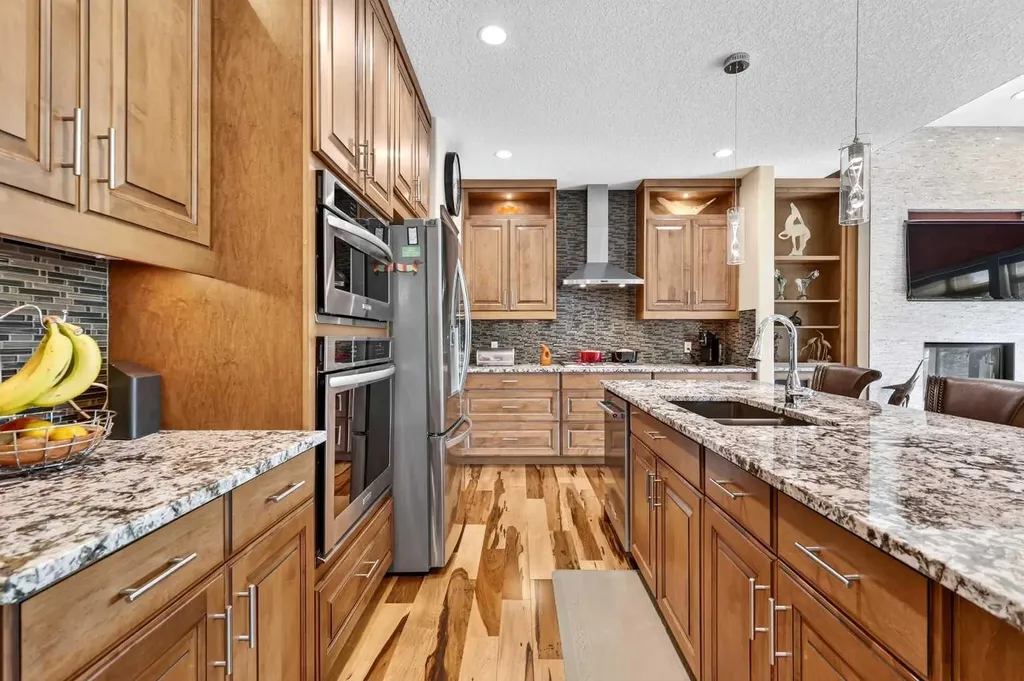652 Quarry Way SE Calgary AB T2C 5H6