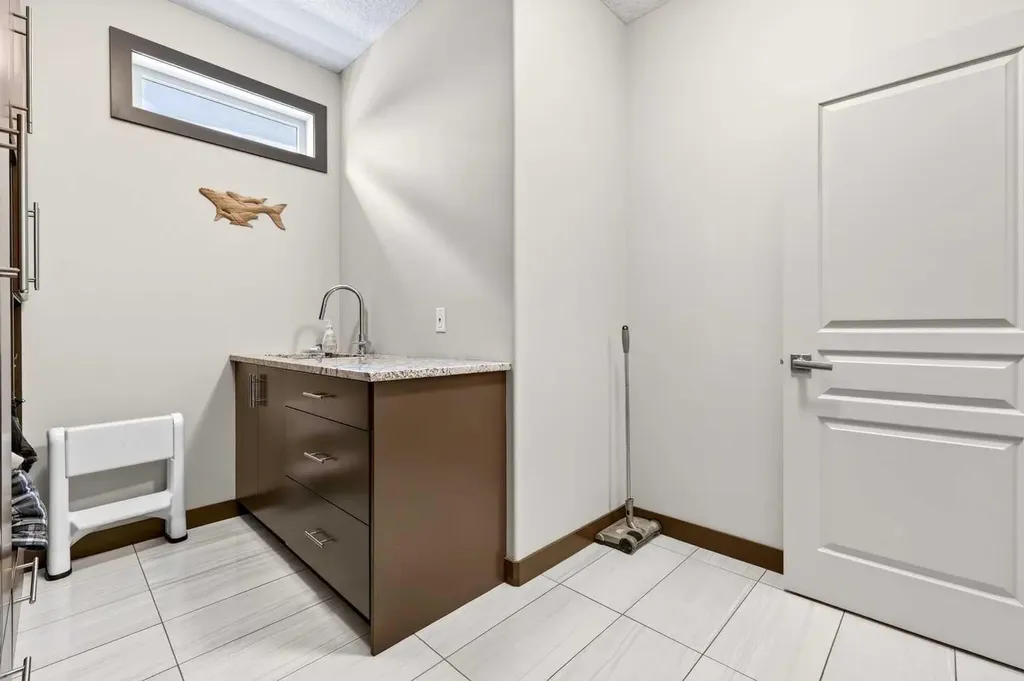 652 Quarry Way SE Calgary AB T2C 5H6
