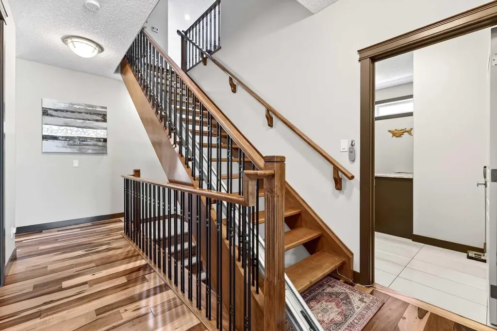 652 Quarry Way SE Calgary AB T2C 5H6
