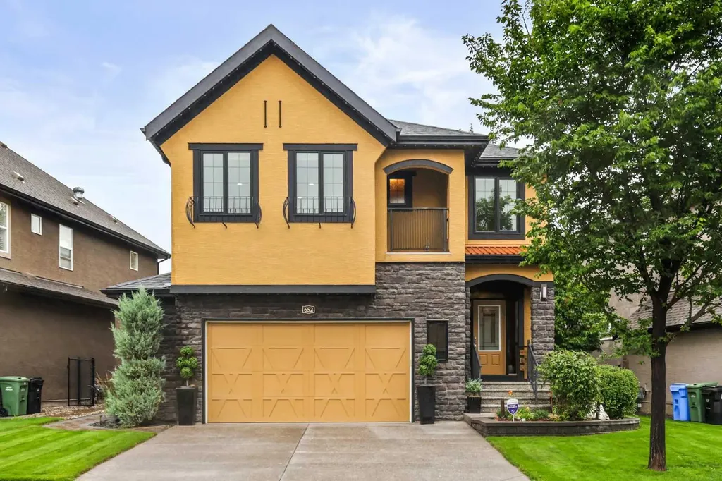 652 Quarry Way SE Calgary AB T2C 5H6