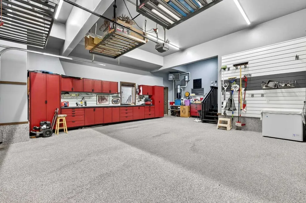 652 Quarry Way SE Calgary AB T2C 5H6