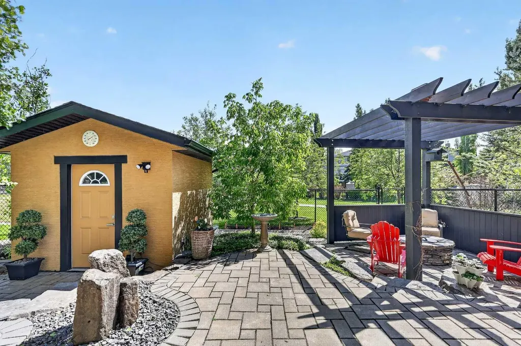 652 Quarry Way SE Calgary AB T2C 5H6