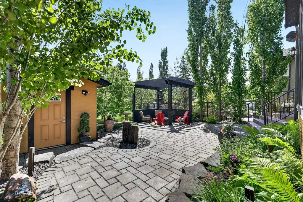 652 Quarry Way SE Calgary AB T2C 5H6